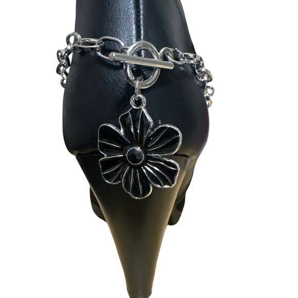Womens Boot Chain Silver Tone w/flower pendant that can be worn on any side. NWT - Picture 3 of 6